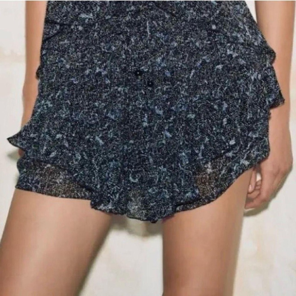 Zara Piper ruffled shorts